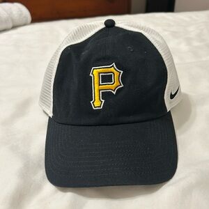 Men's Pittsburgh Pirates Nike Black Club Trucker Adjustable Hat